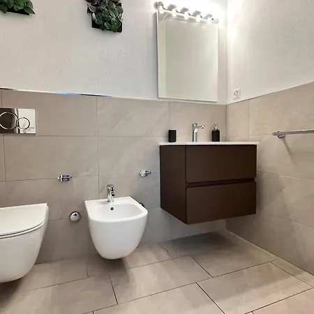 Bilocale Con Terrazzi Via Antonio Riva 3 By Lr Appartement