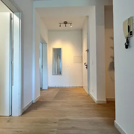 Апартаменти Bilocale Con Terrazzi Via Antonio Riva 3a By Lr