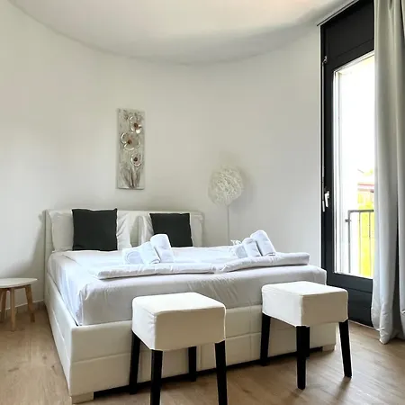 Bilocale Con Terrazzi Via Antonio Riva 3a By Lr Апартаменти *