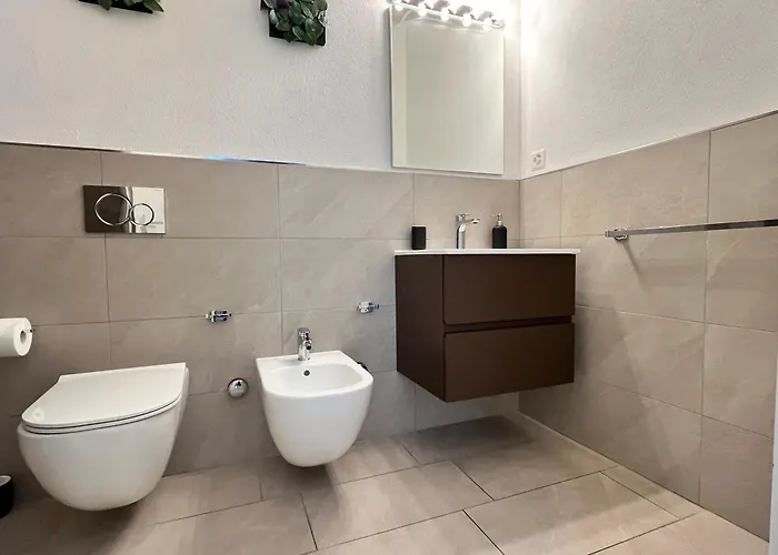 Bilocale Con Terrazzi Via Antonio Riva 3 By Lr Apartment