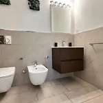 Bilocale Con Terrazzi Via Antonio Riva 3 By Lr Daire