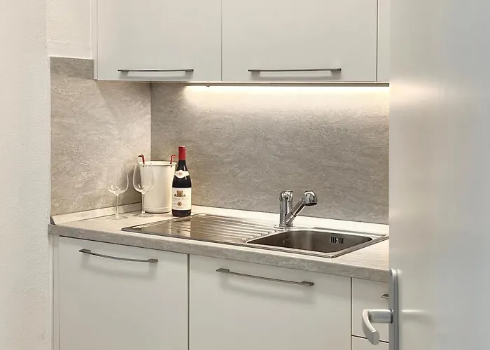 Bilocale Con Terrazzi Via Antonio Riva 3 By Lr アパート *