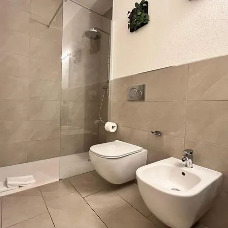 Bilocale Con Terrazzi Via Antonio Riva 3 By Lr *